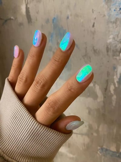 holo nails
